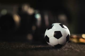 曼联买托纳利恐需9000万！经纪人证实英超豪门争夺，红魔最大热门（配图示意）